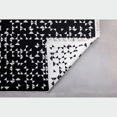 VIBRATION by Bilge Kalfa - Double Sided Kilim - Black & White