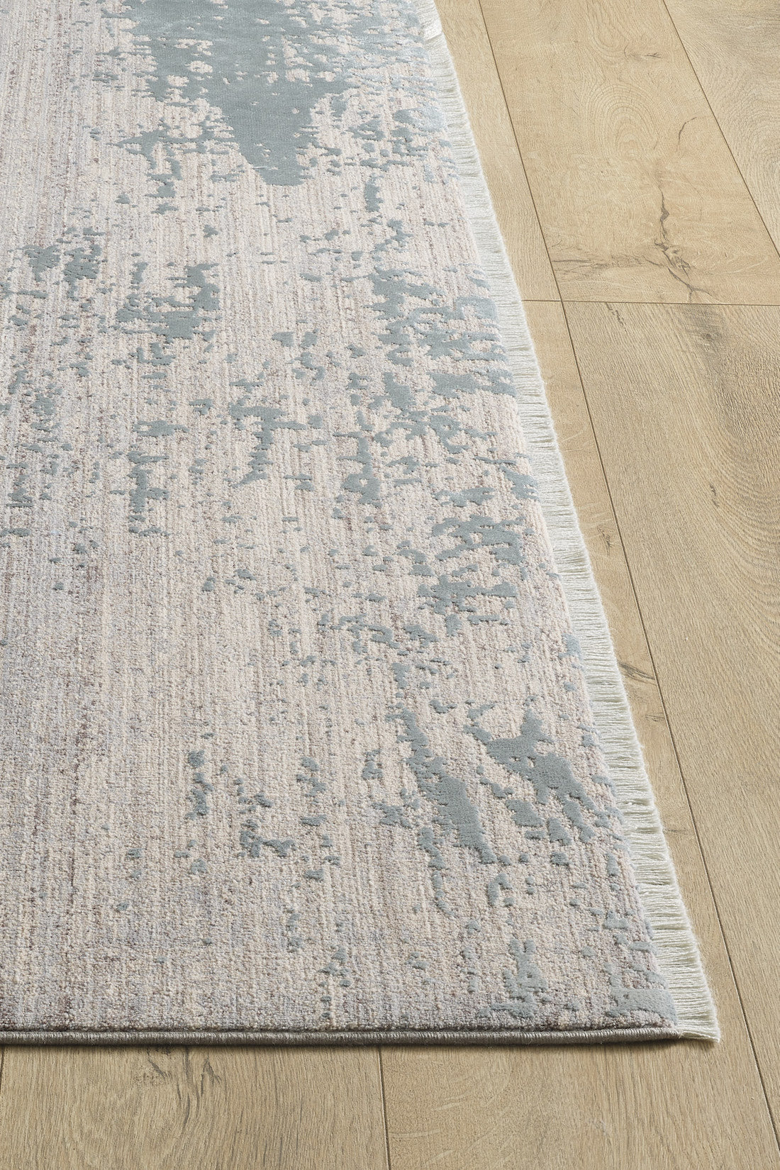 Whispering Mist Modern Rug - Silver - HRD002